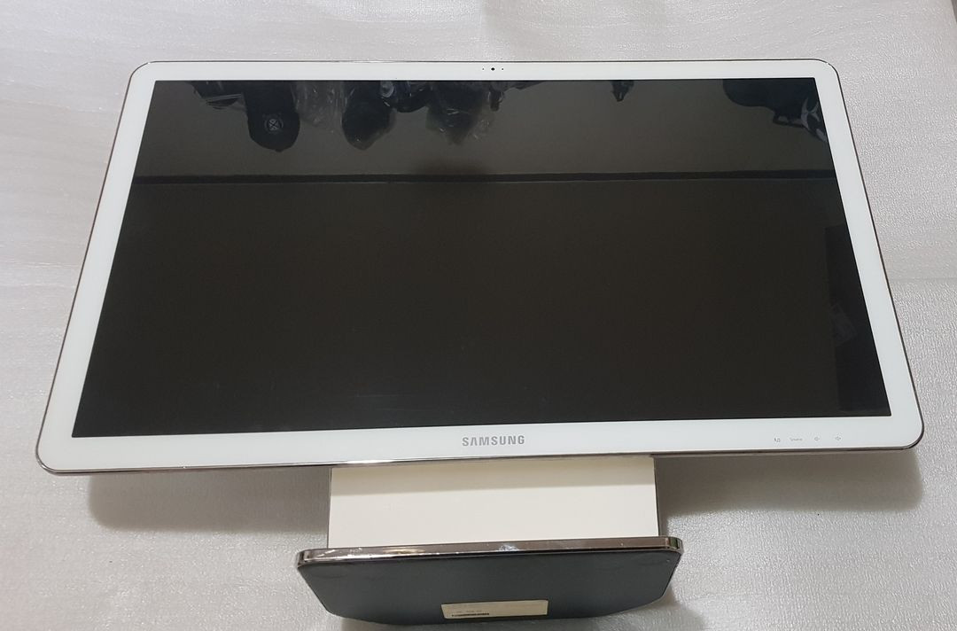 삼성 일체형PC DM700A4J-KN24 이미지