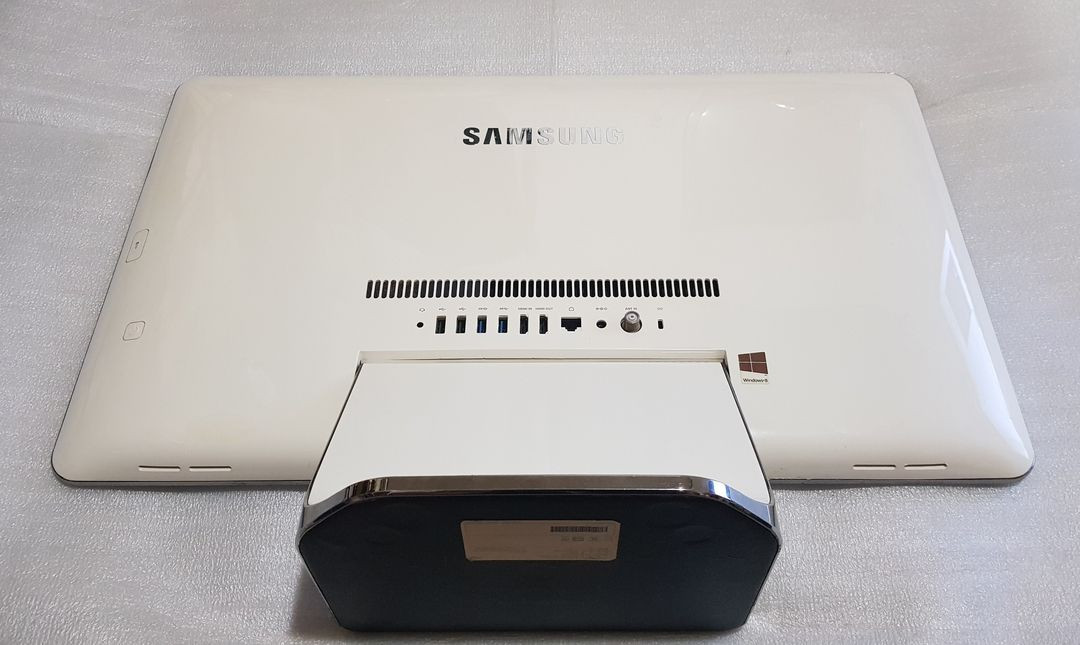 삼성 일체형PC DM700A4J-KN24 이미지