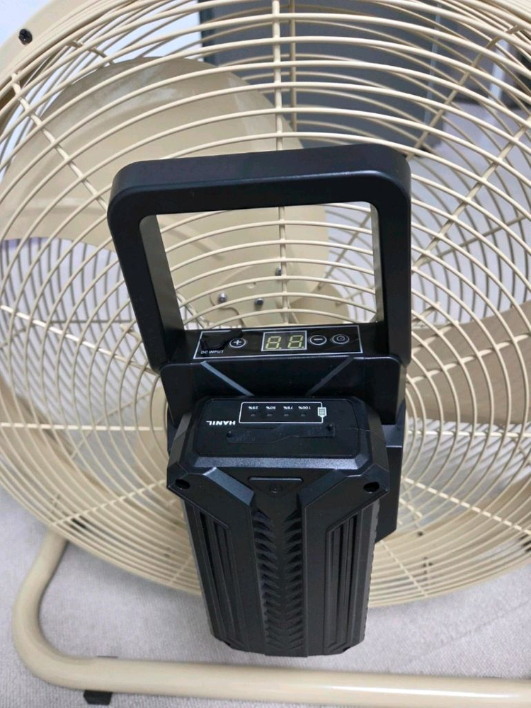 한일 캠핑용 리모컨 선풍기 DCF-HK1600R (TAN) 팔아요 이미지