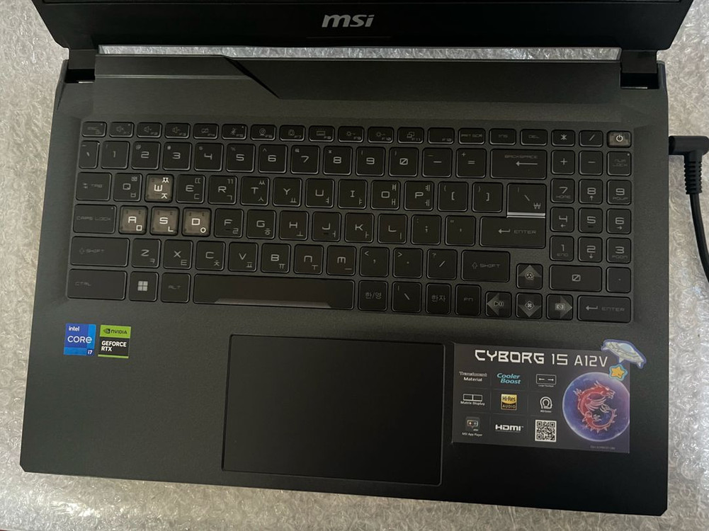 MSI 사이보그 15 A12V i7 RTX 4060 게이밍 노트북 이미지