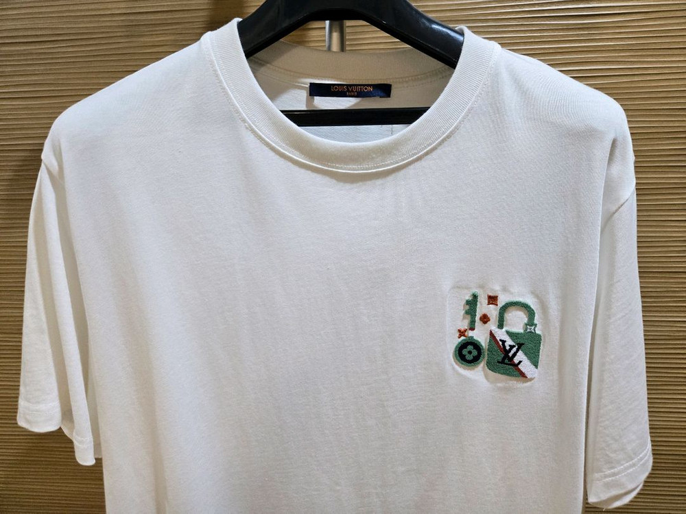 루이비통 키 자수 반팔티 XL. 몽클레어,디올,펜디,구찌 이미지