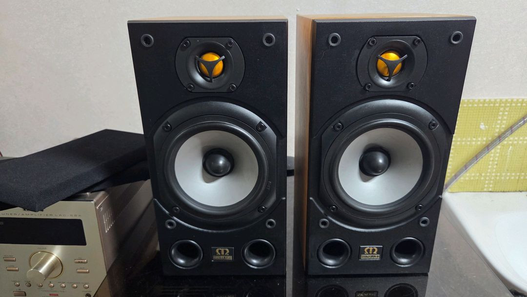Monitor Audio의 Bronze1 북셀프 스피커입니다 이미지