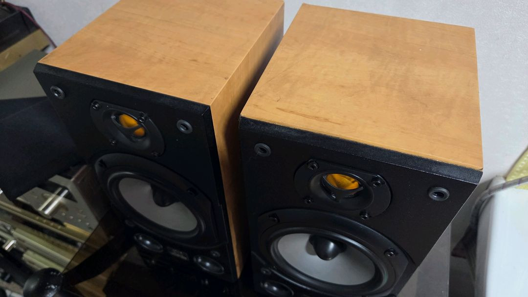 Monitor Audio의 Bronze1 북셀프 스피커입니다 이미지