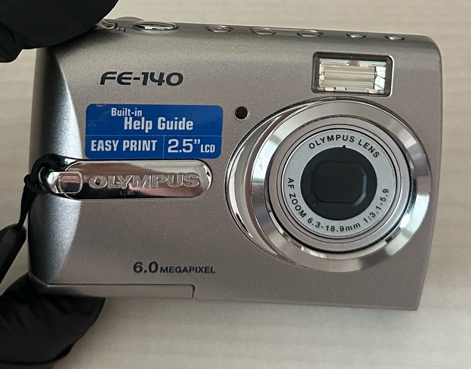 올림푸스 FE-140 빈티지디카 이미지
