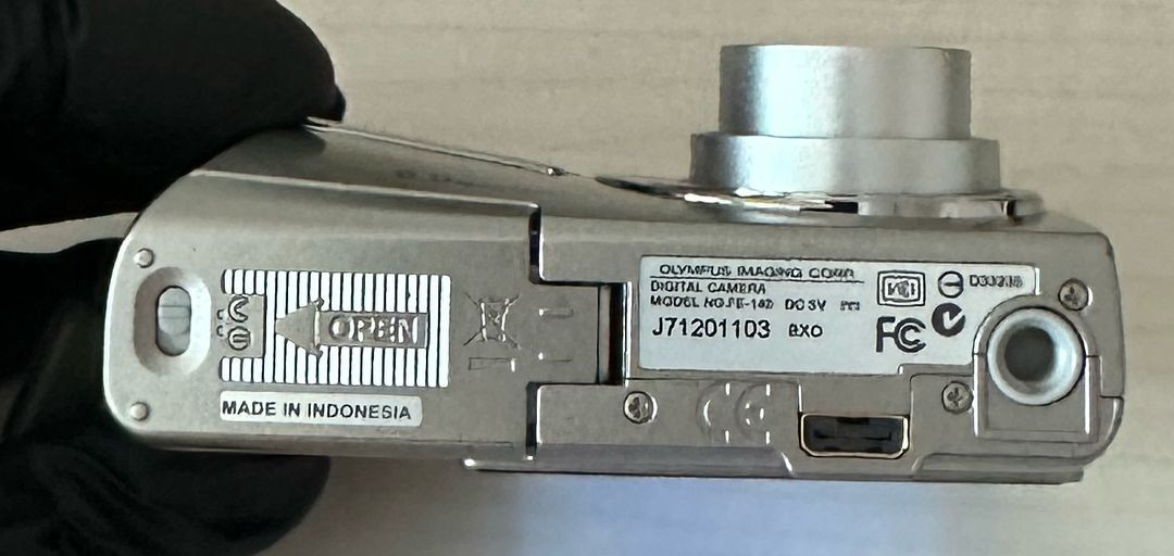 올림푸스 FE-140 빈티지디카 이미지
