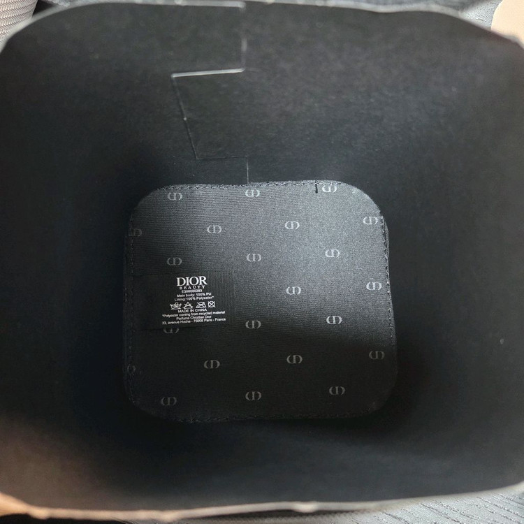 할인)정품 디올 뷰티 에나멜 베니티 파우치 이미지