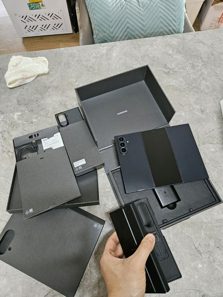 삼성전자 갤럭시 z 트라이폴드 중고 상태a급 이미지