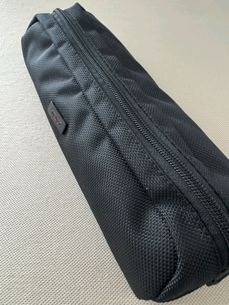 Tumi Alpha 투미 알파 Tumi 투미 알파 Alpha 케이블 파우치 악세서리 수납 지퍼 전기코드 파우치 이미지