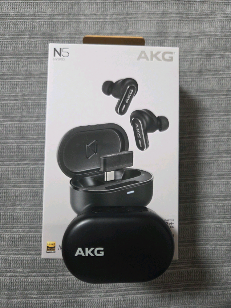 AKG N5 하이브리드 무선이어폰 이미지