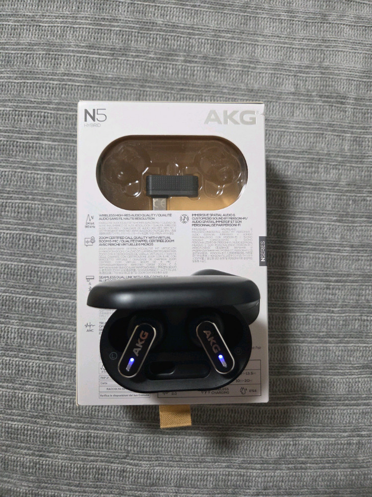 AKG N5 하이브리드 무선이어폰 이미지