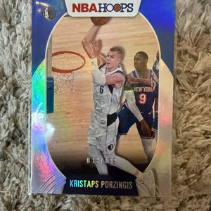 NBA Hoops 크리스탑스 포르징기스 카드 이미지