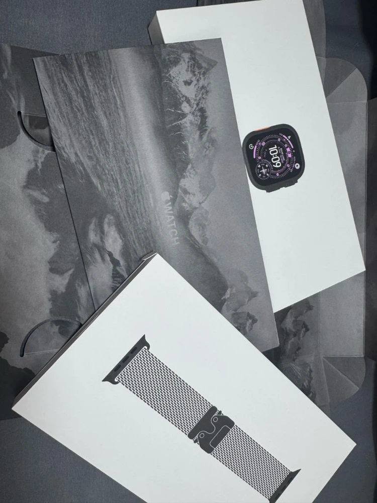 애플워치 울트라 3 49mm 블랙 티타늄 케이스 + 블랙 밀레니즈 루프 (S 사이즈) 이미지