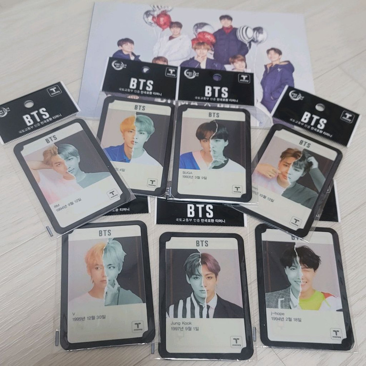 BTS 멤버별 티머니 교통카드, 푸마 포토북, 아모레 포토카드 이미지