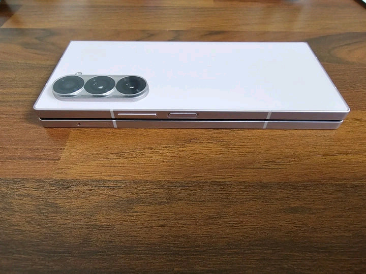 갤럭시 Z폴드6 256GB 이미지