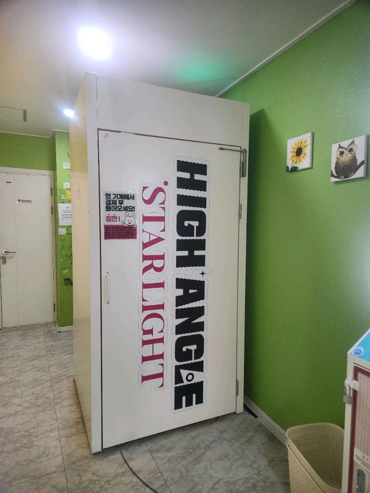 인생네컷 하이앵글 부스와 본체 기계 세트 이미지