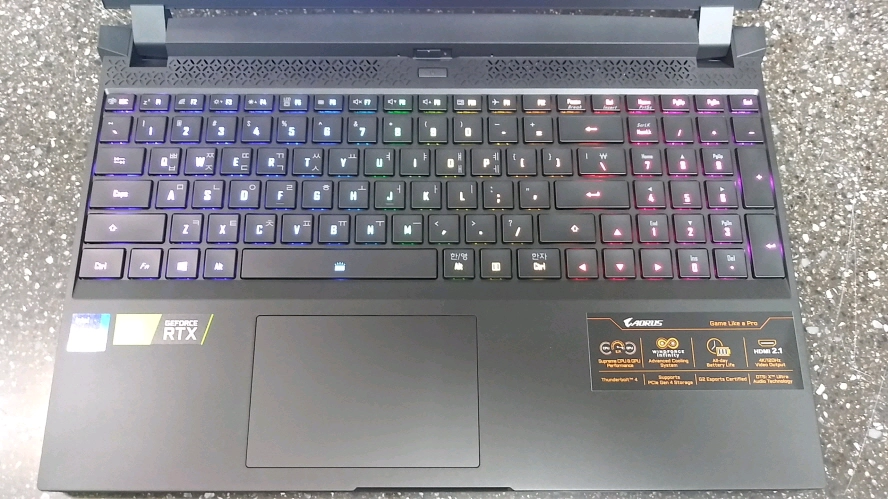 기가바이트 어로스 고성능 게이밍 노트북/RTX3080 이미지