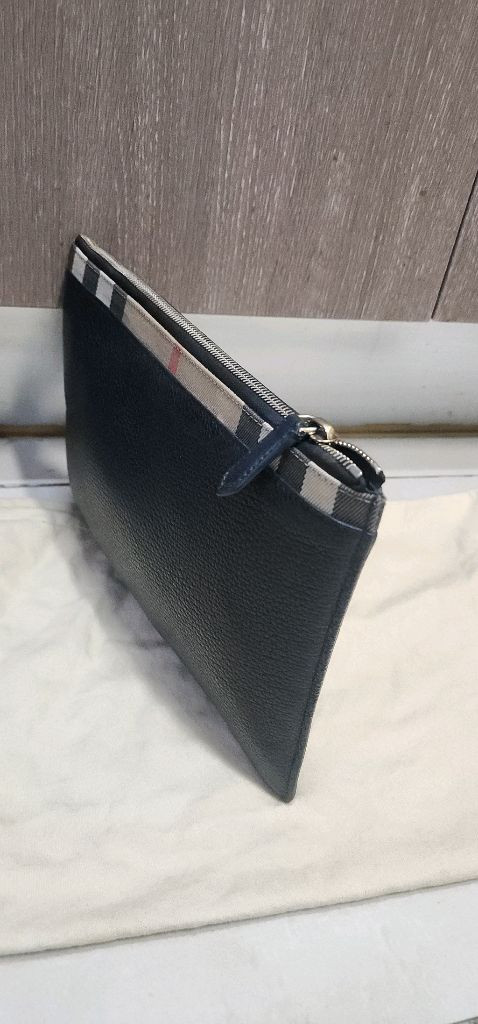 버버리 빈티지 가죽 클러치백 이미지