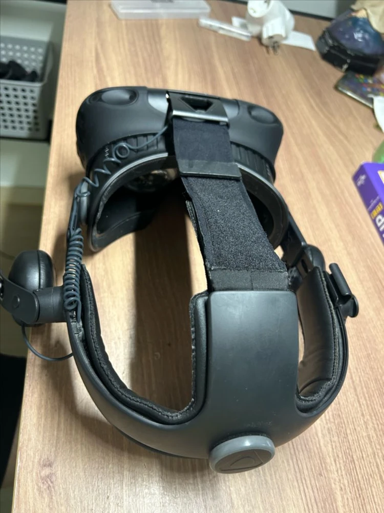 HTC VIVE 1세대 VR기기 판매 이미지