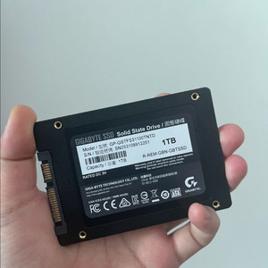 기가바이트 sata 1tb ssd 이미지