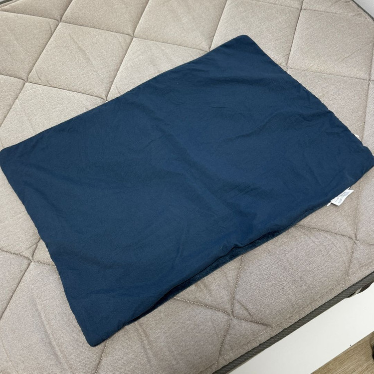 루시드슬립 윈터테일 극세사 베개커버 50x70 새제품 팝니다. 포근한 차렵 네이비 웨일블루 4500원 이미지