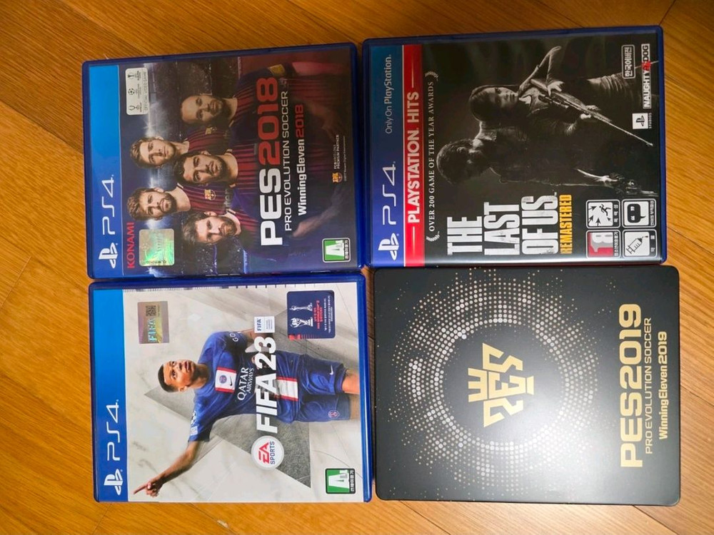 PS4 Pro 1TB 화이트(CUH-7117B), 컨트롤러 2개 + 게임타이틀 4종 (박스포함) 이미지
