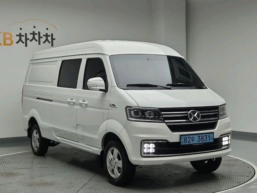 이티밴 4인승 전기차 캠핑카 이미지