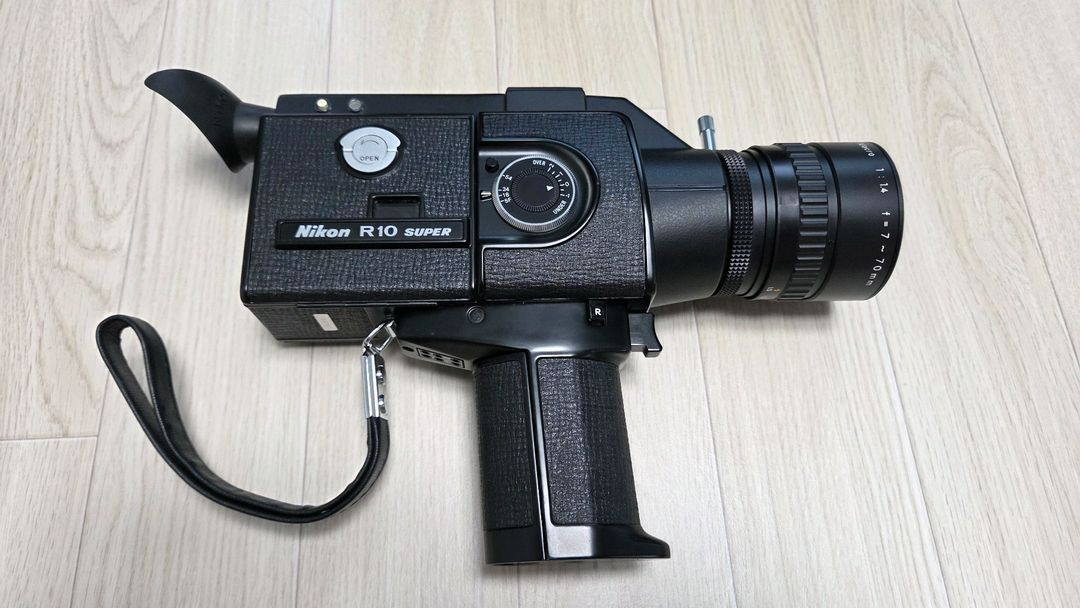 니콘 R10 슈퍼8 8mm 필름 카메라 이미지