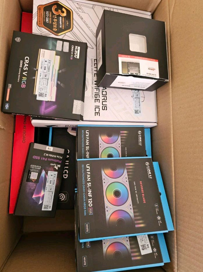 7800X3D/5070/긱바B850M/1TB/리안리셋/화이트 데스크탑 판매 이미지