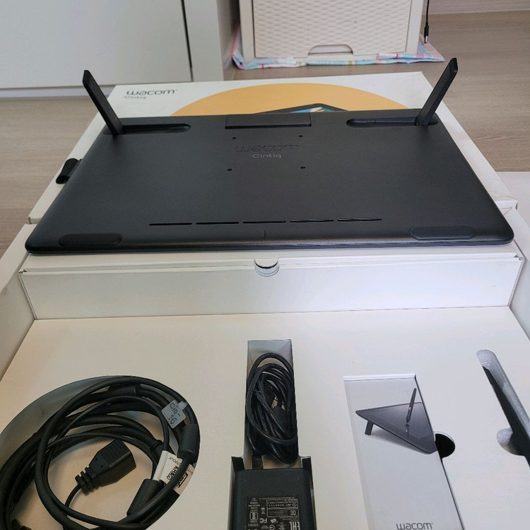 풀박스 와콤 신티크16 dtk-1660 액정타블렛 이미지