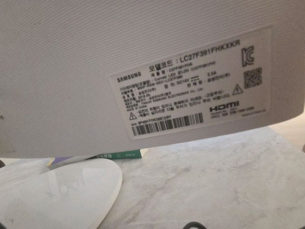 삼성27인치 커브드 모니터 이미지