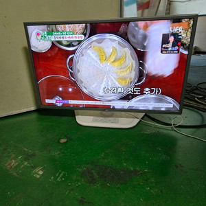 LG 32인치 모니터 32MB28VQ 이미지