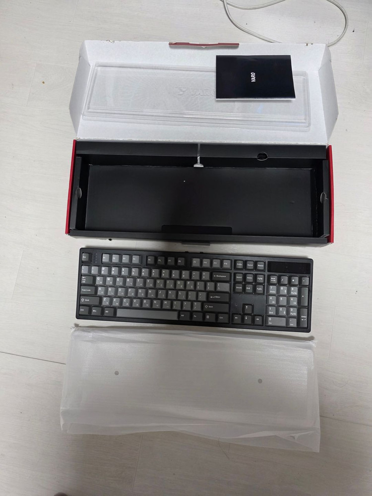[VARO] 유, 무선 블루투스 기계식 키보드,바로 V104L FULL LCD 저소음 민트축 블랙 팝니다 이미지
