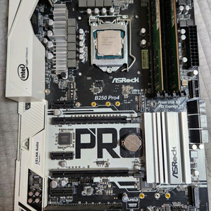 CPU, 보드, 램 세트 판매해요. I7 8700, DDR4 16GB, B250 PRO4 이미지