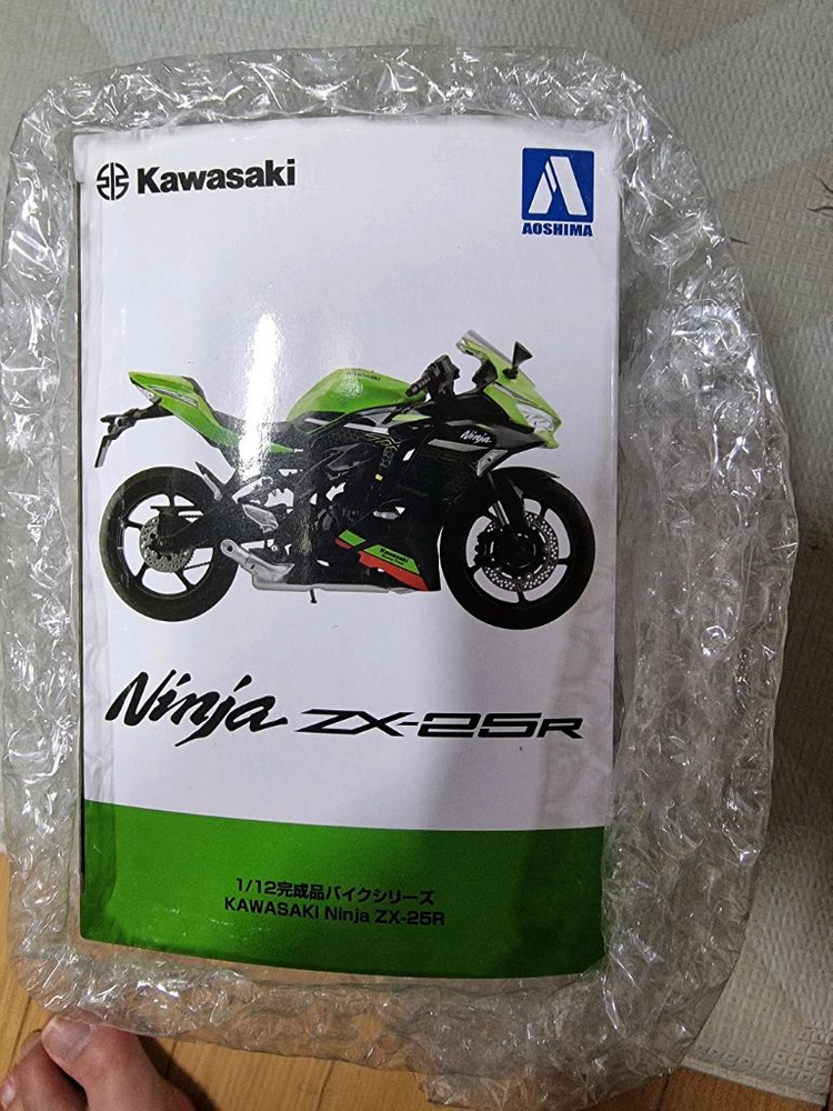 AOSHIMA 아오시마 가와사키 닌자 ZX-25R 1:12 팝니다 이미지