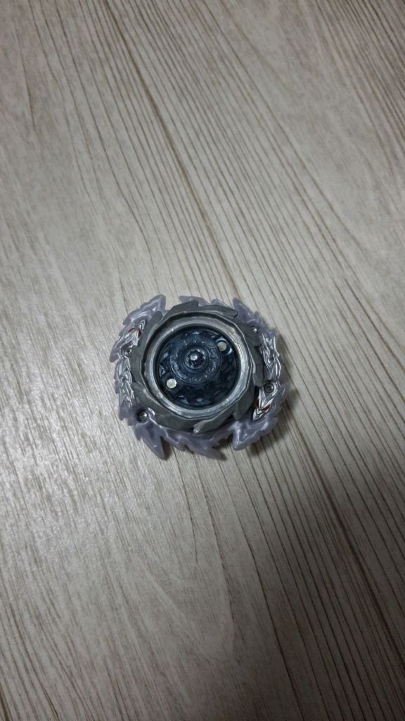 베이블레이드 버스트 길티 롱기누스 이미지