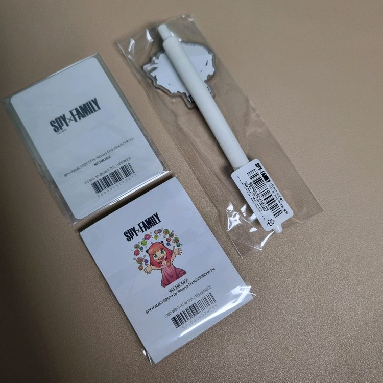 스파이패밀리 컬러링북 + 렌티큘러 포토카드 + 볼펜 + 아크릴데코스탠드 이미지
