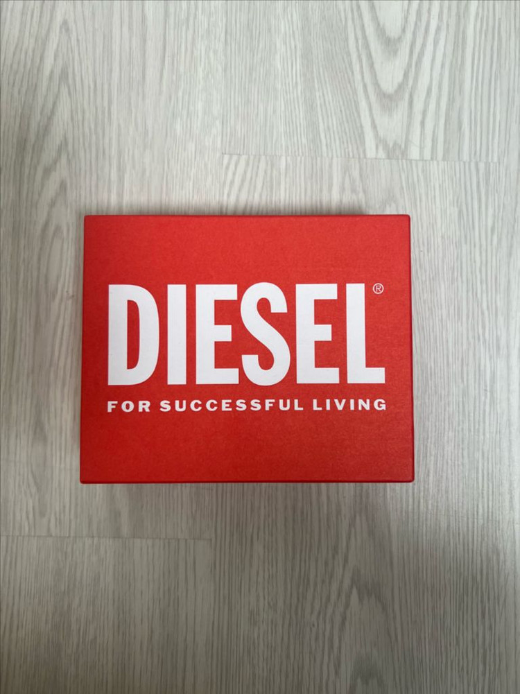 디젤(Diesel) 반지갑 새상품 풀패키지 이미지