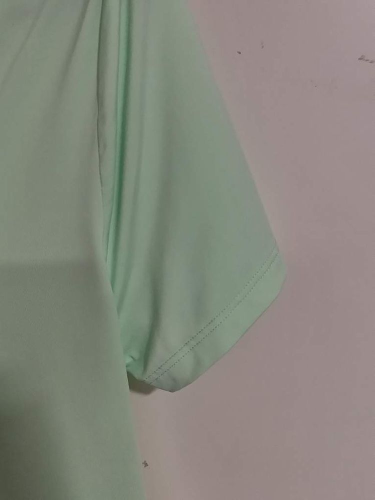 S 나이키 크롭 피트니스 티셔츠 운동복 이미지