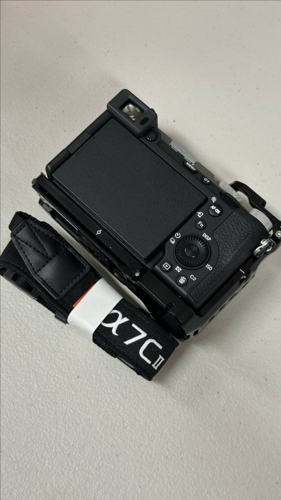 소니 a7c2 실버 & 스몰리그 케이지 포함 이미지