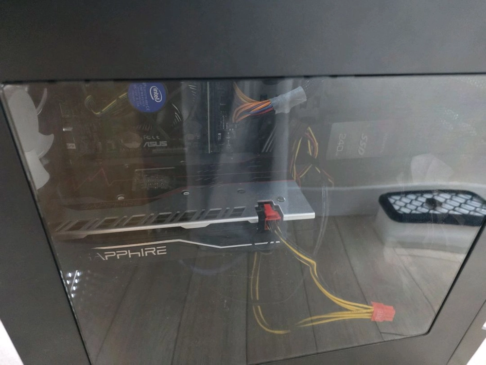 게이밍 컴퓨터 데스크탑 사무용 PC 업무용 PC 주식용 컴퓨터 이미지