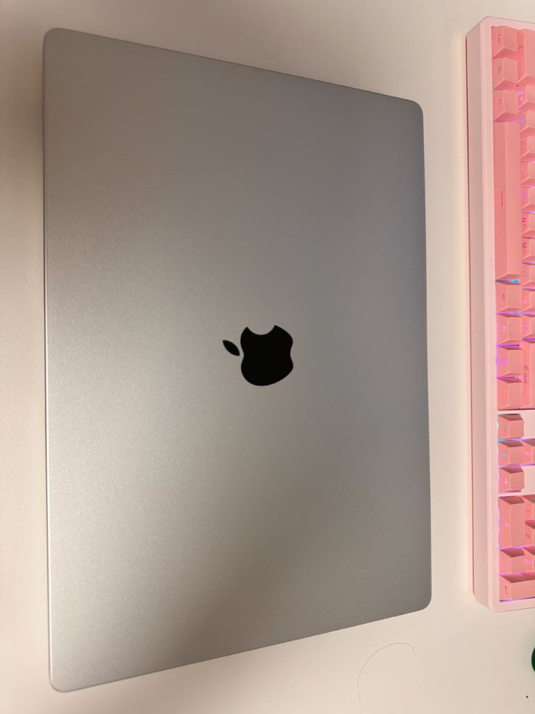 Apple MacBook Pro 16인치 M4 Max w/ 애플케어+ 이미지
