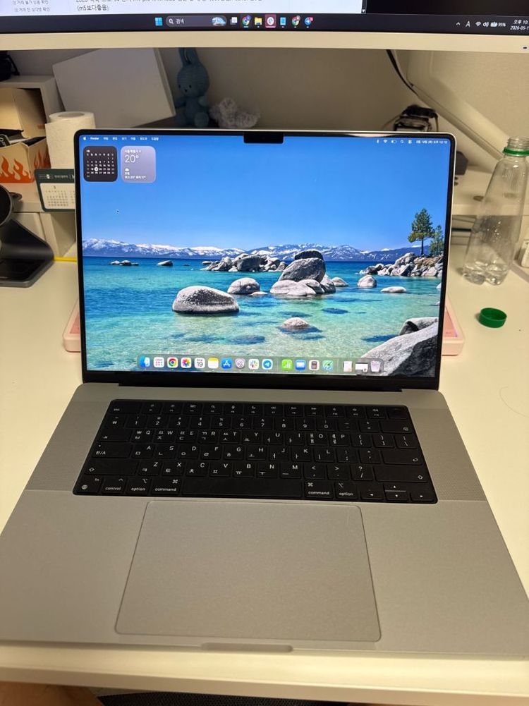 Apple MacBook Pro 16인치 M4 Max w/ 애플케어+ 이미지
