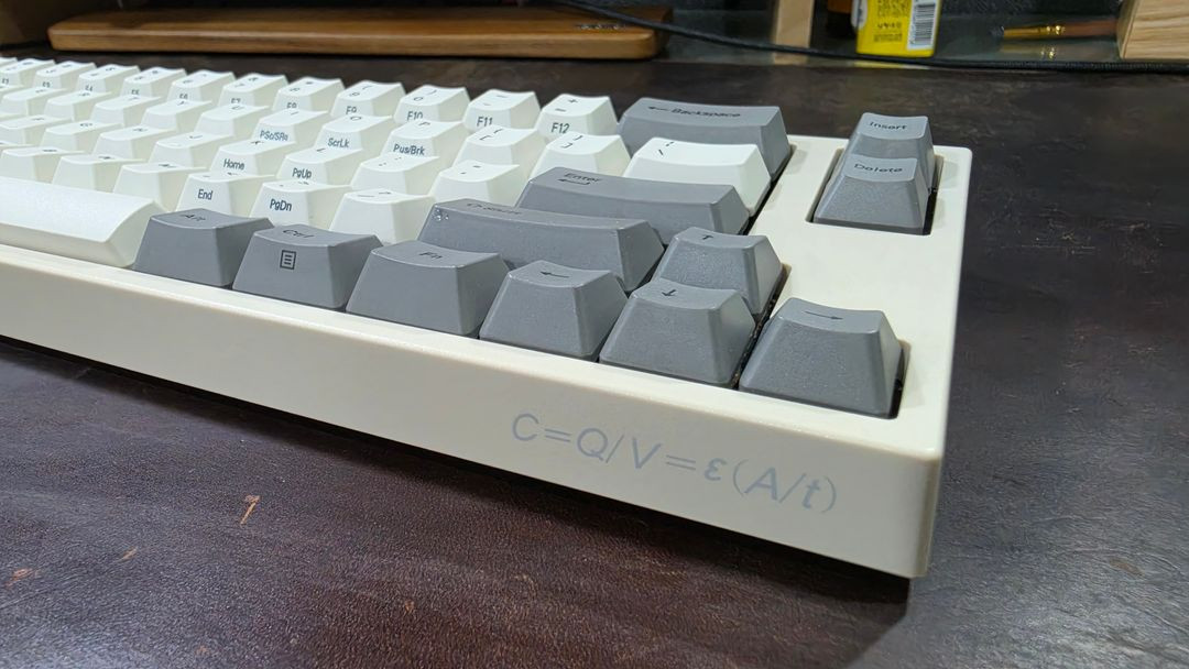 레오폴드 FC660C 화이트 저소음 토프레 무접점키보드 이미지