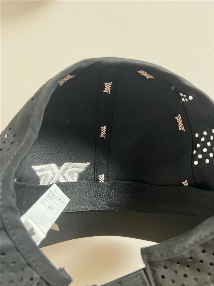 PXG 골프 모자 블랙 리본 포인트 이미지