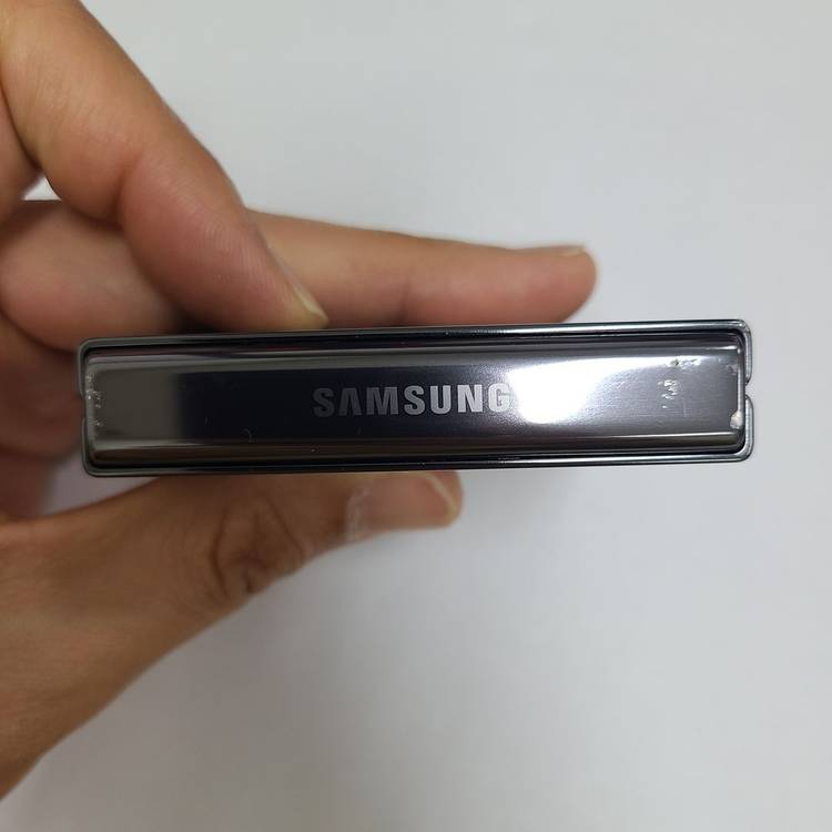 갤럭시 Z플립5 블랙 256GB SK 무잔상 A급 중고폰 213331 이미지