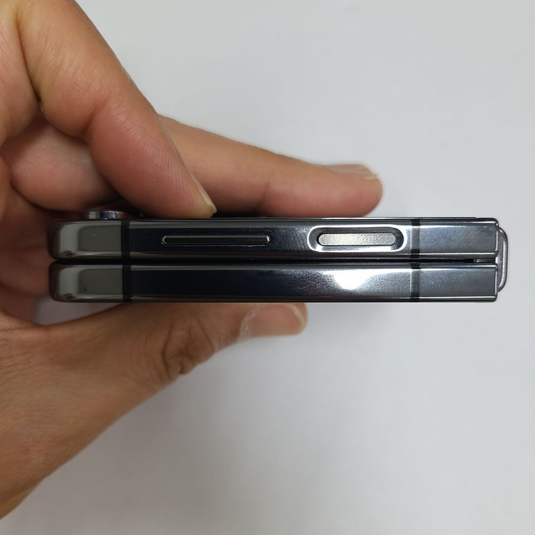 갤럭시 Z플립5 블랙 256GB SK 무잔상 A급 중고폰 213331 이미지