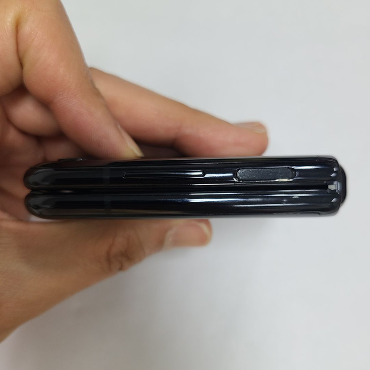 갤럭시 Z플립 블랙 256GB U+ 무잔상 중고폰 213685 이미지