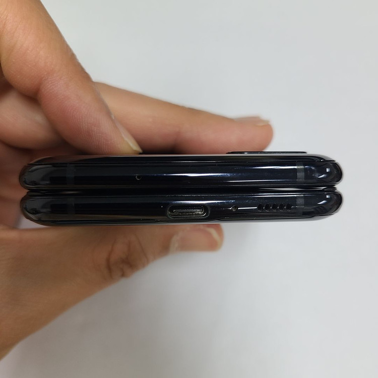 갤럭시 Z플립 블랙 256GB U+ 무잔상 중고폰 213685 이미지