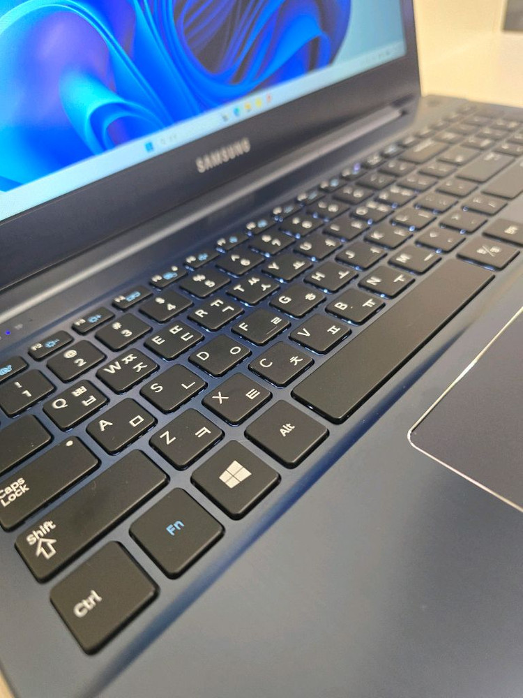 슬림형 15인치 삼성 고성능 i7 사무용 노트북(16GB,500GB) 이미지