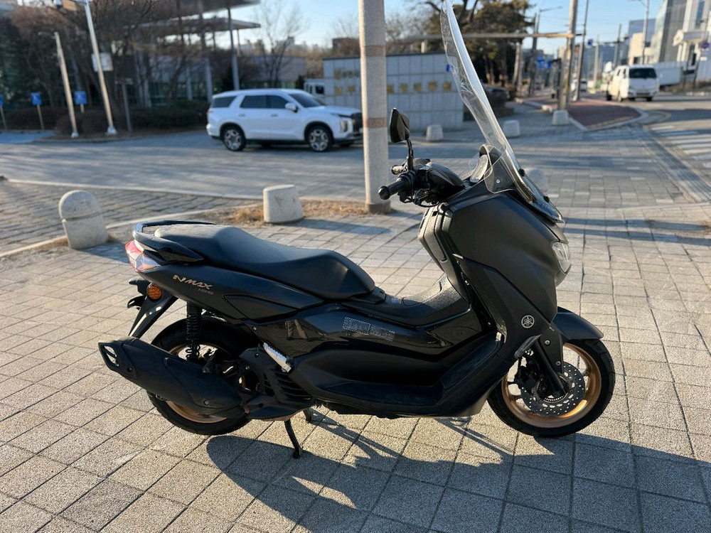 야마하 nmax155 23년형 최상급 팝니다 이미지